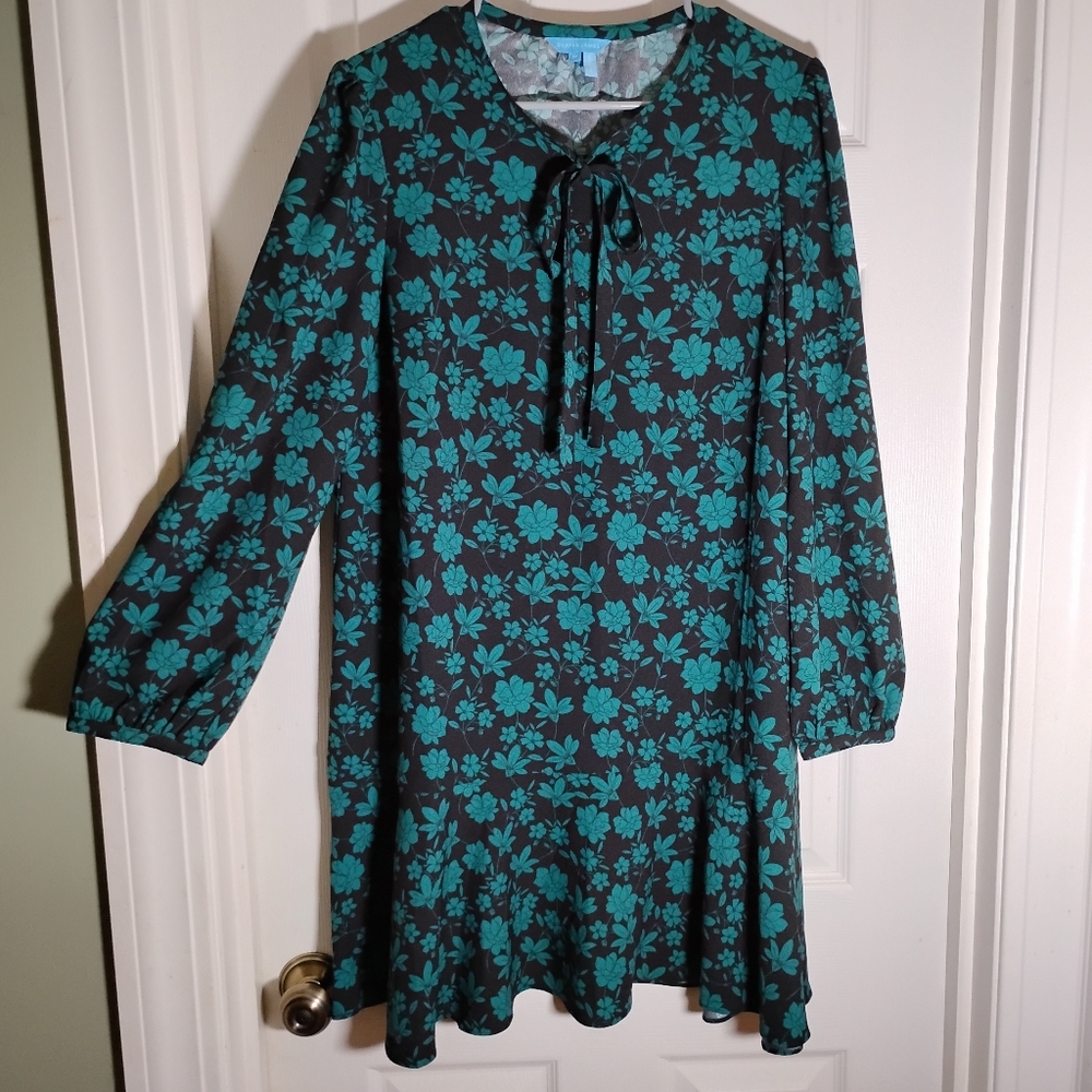 Draper James Floral Flowy Dress Medium Knee Length
